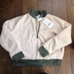 Sherpa Fabletics Half Zip Size Medium